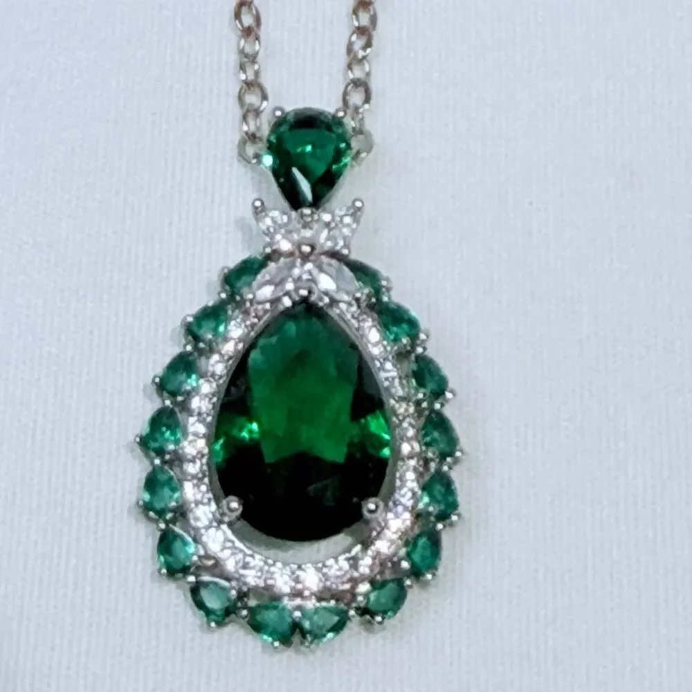 Emerald Teardrop Pear Shape Necklace Pendant, Earrings, Bracelet Set, Plated - Picture 7 of 10